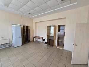 Трехкомнатная квартира, Челябинск, Металлургический район, Красноуфимская ул., д. 30