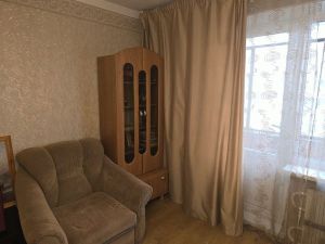 Трехкомнатная квартира, Челябинск, Тракторозаводский район, Салютная, д. 21